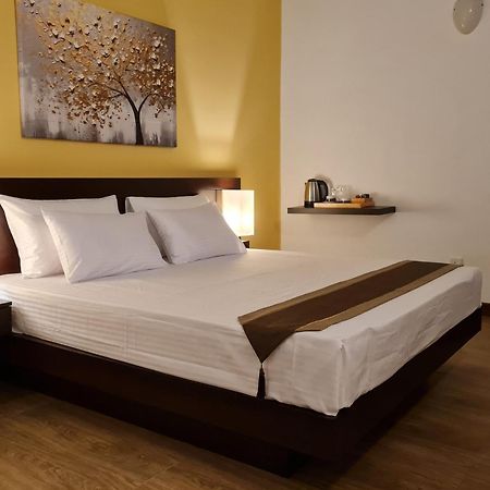 City Oasis 66 Негомбо Екстериор снимка