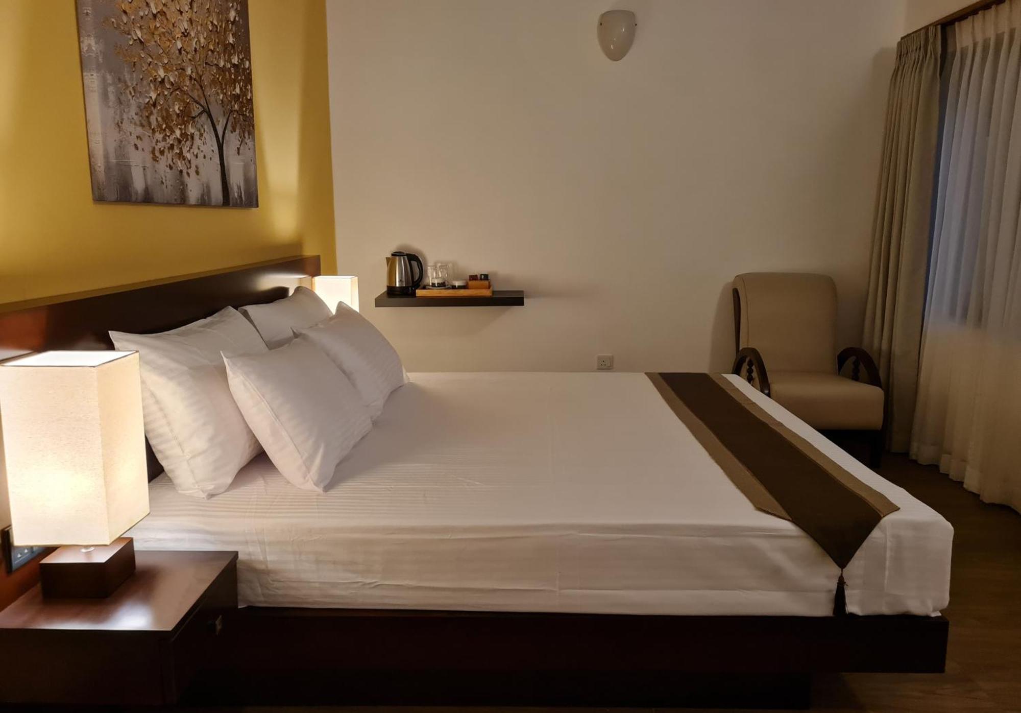 City Oasis 66 Негомбо Екстериор снимка