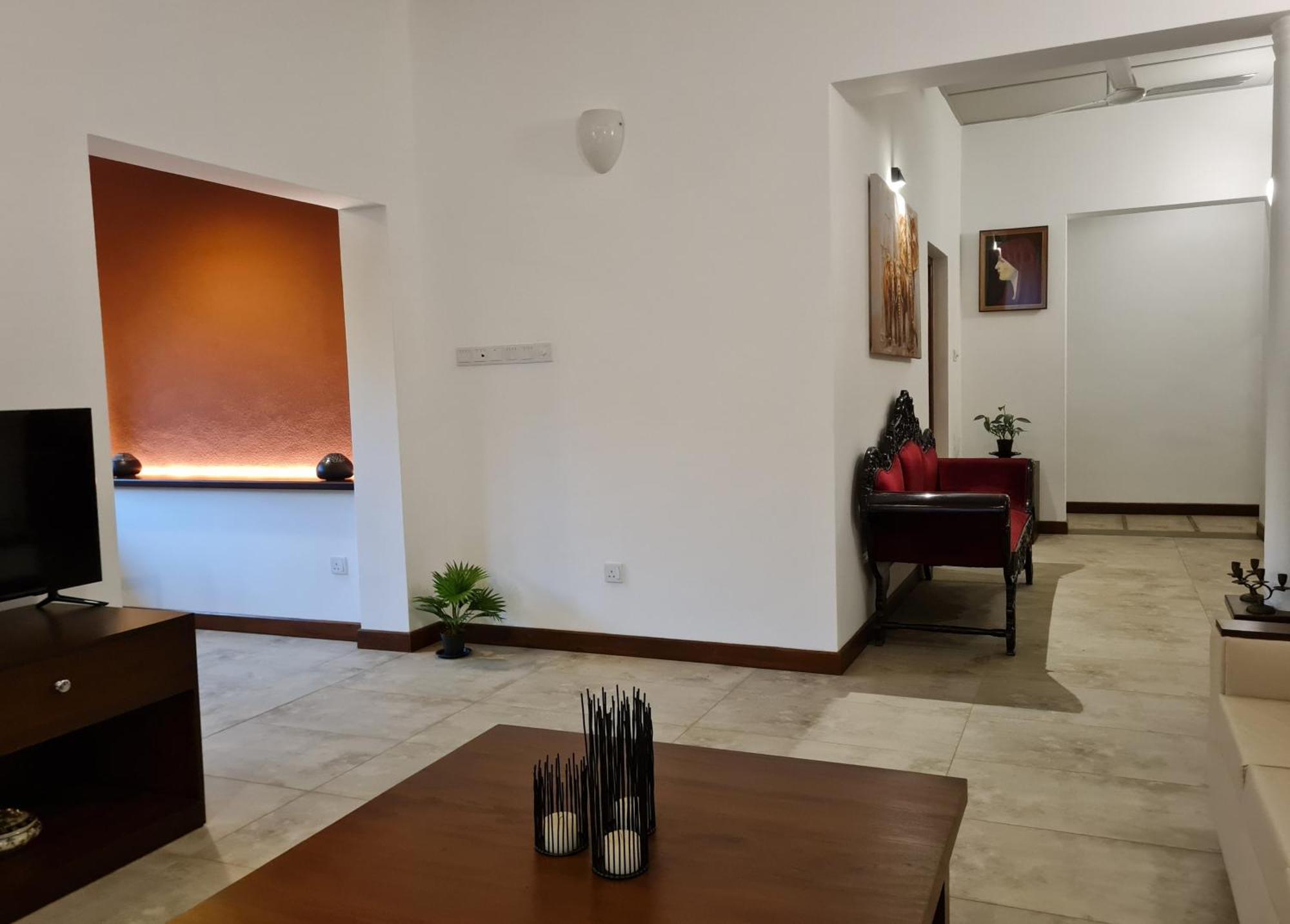 City Oasis 66 Негомбо Екстериор снимка