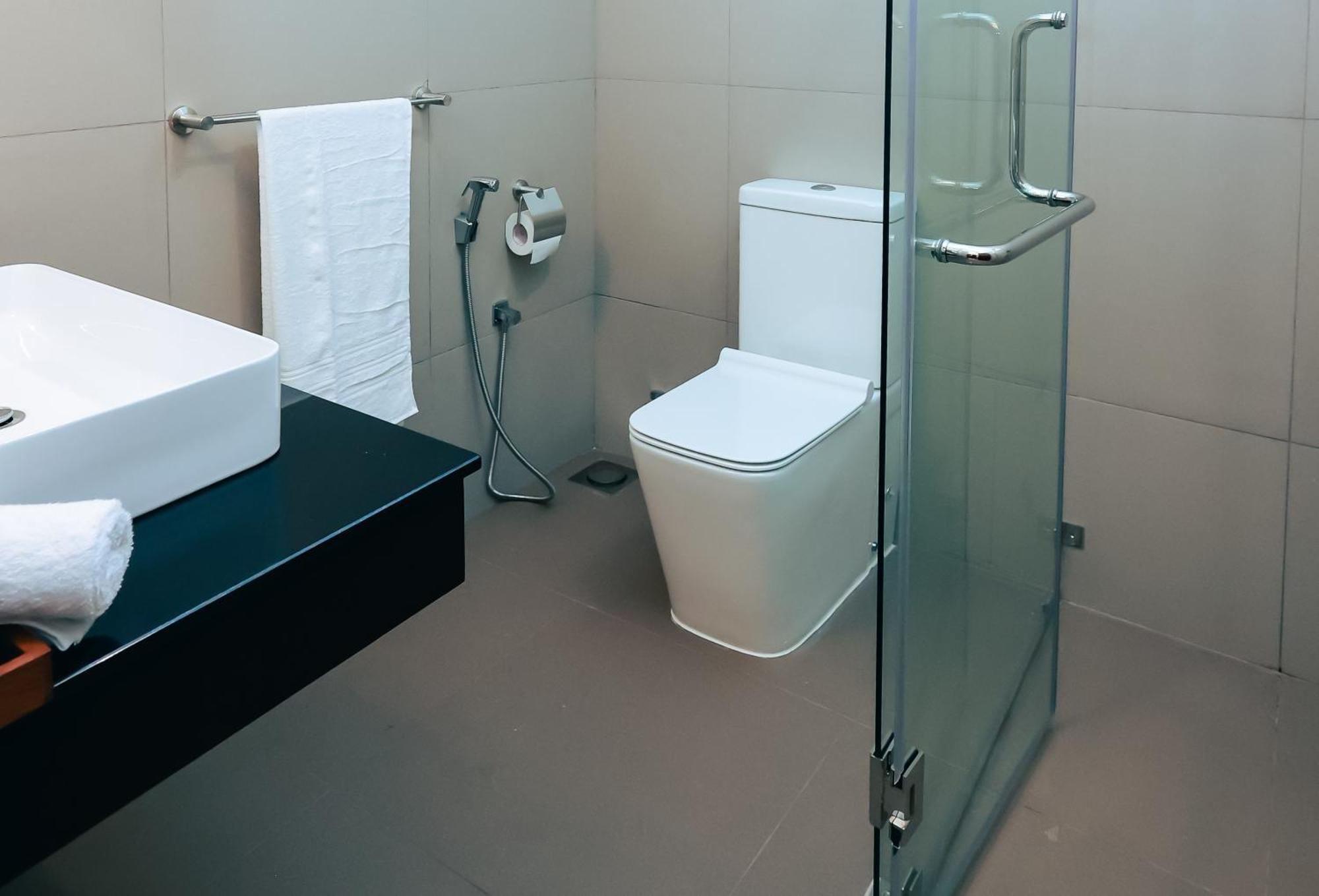 City Oasis 66 Негомбо Екстериор снимка