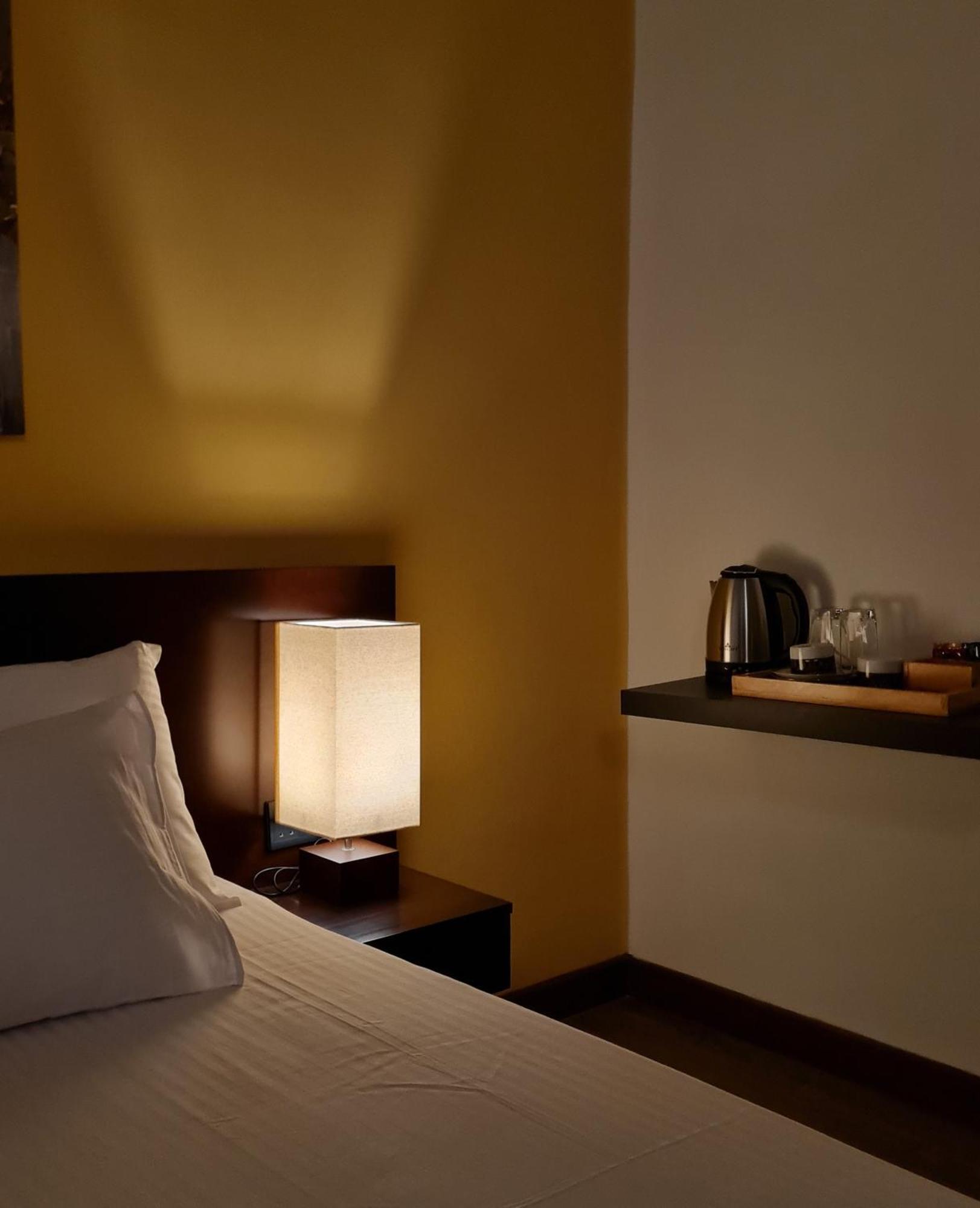 City Oasis 66 Негомбо Екстериор снимка