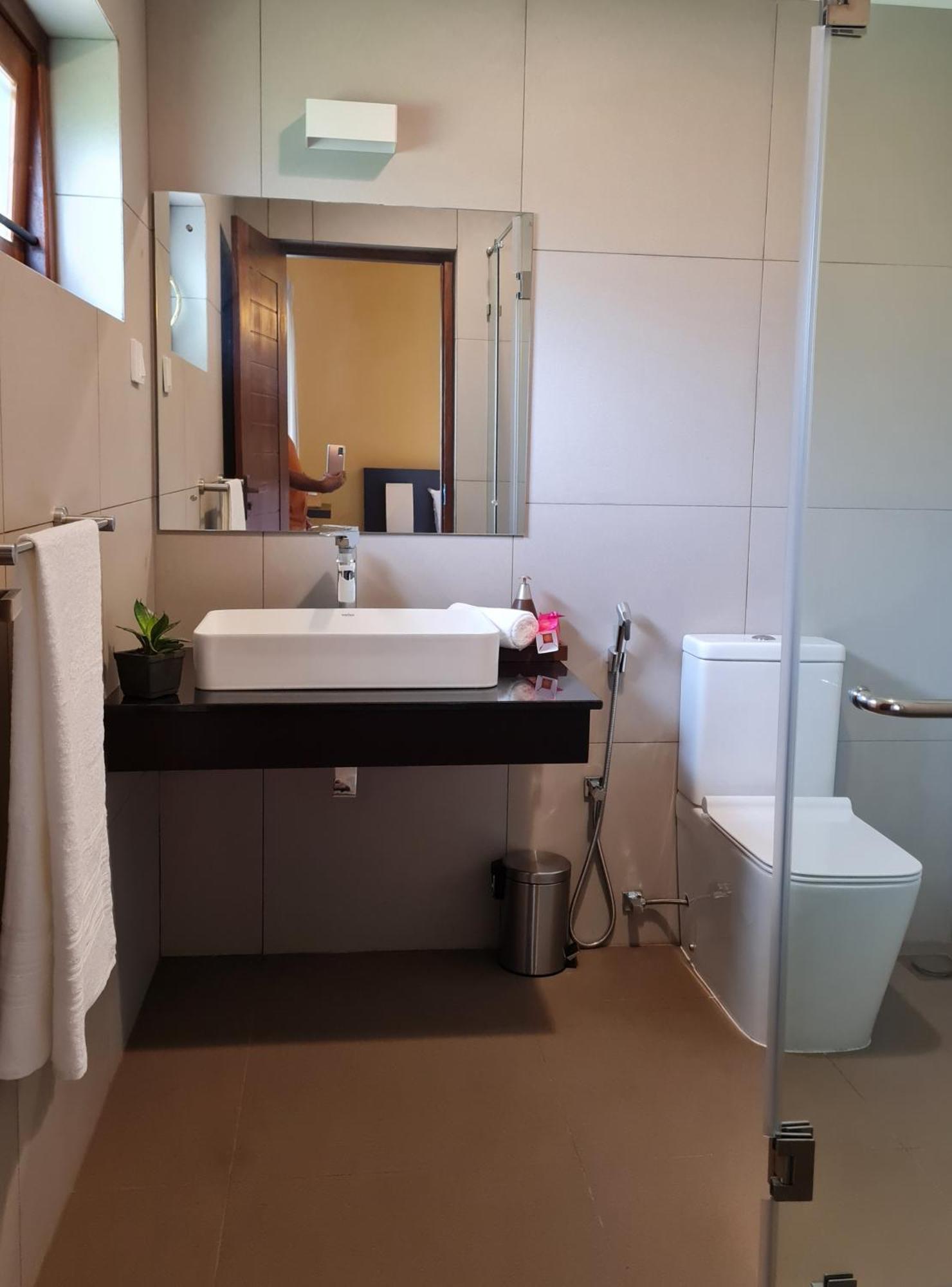 City Oasis 66 Негомбо Екстериор снимка